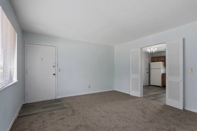 Building Photo - 8702 Wornall Rd