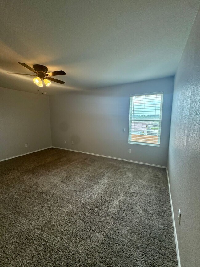 Building Photo - AVAILABLE IN BULVERDE!  In Hidden Trails S...