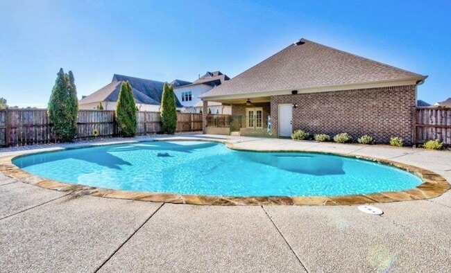 Building Photo - 1820 Enclave Hollow Ln E