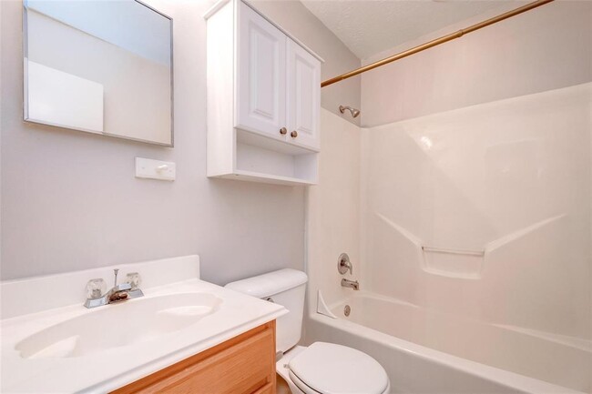 Building Photo - 12654 Pine Bush Dr