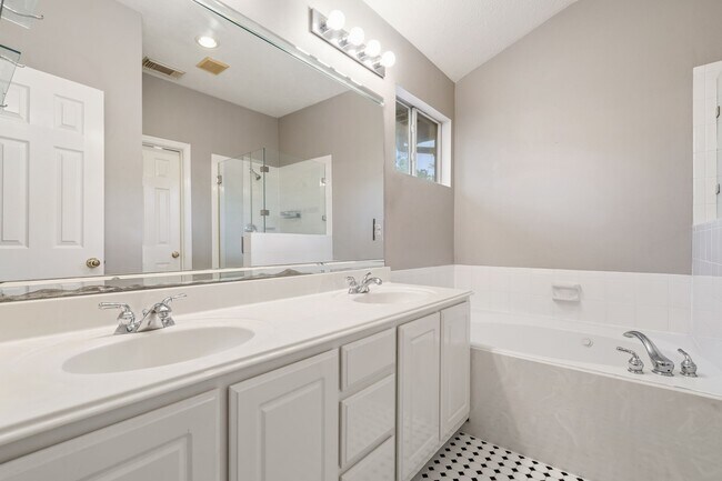Building Photo - 59 N Avonlea Cir