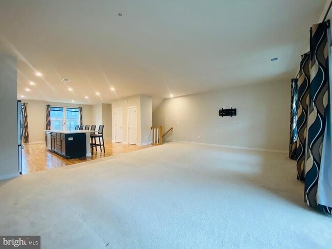 Building Photo - 43808 Middleway Ter