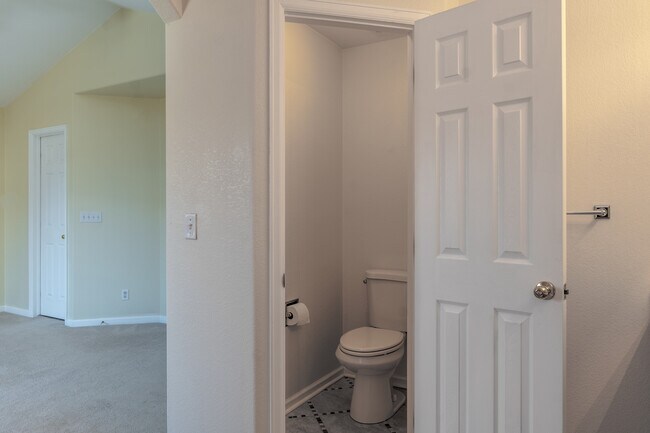 Building Photo - 2815 Decatur Dr