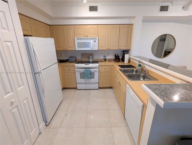 Building Photo - 6801 SW 44th St