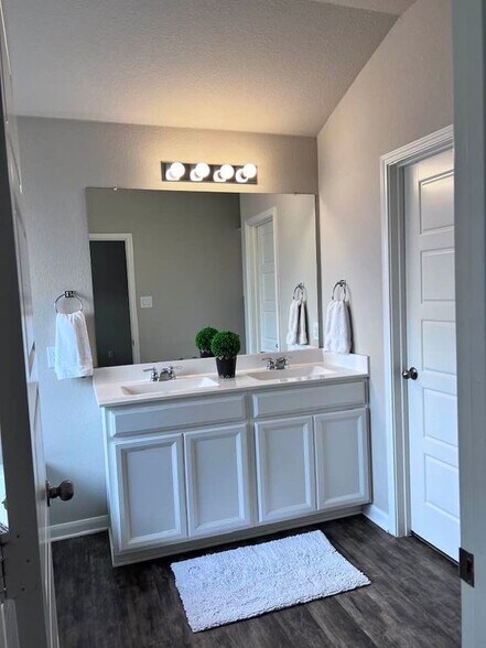 Building Photo - 448 Mallow Dr