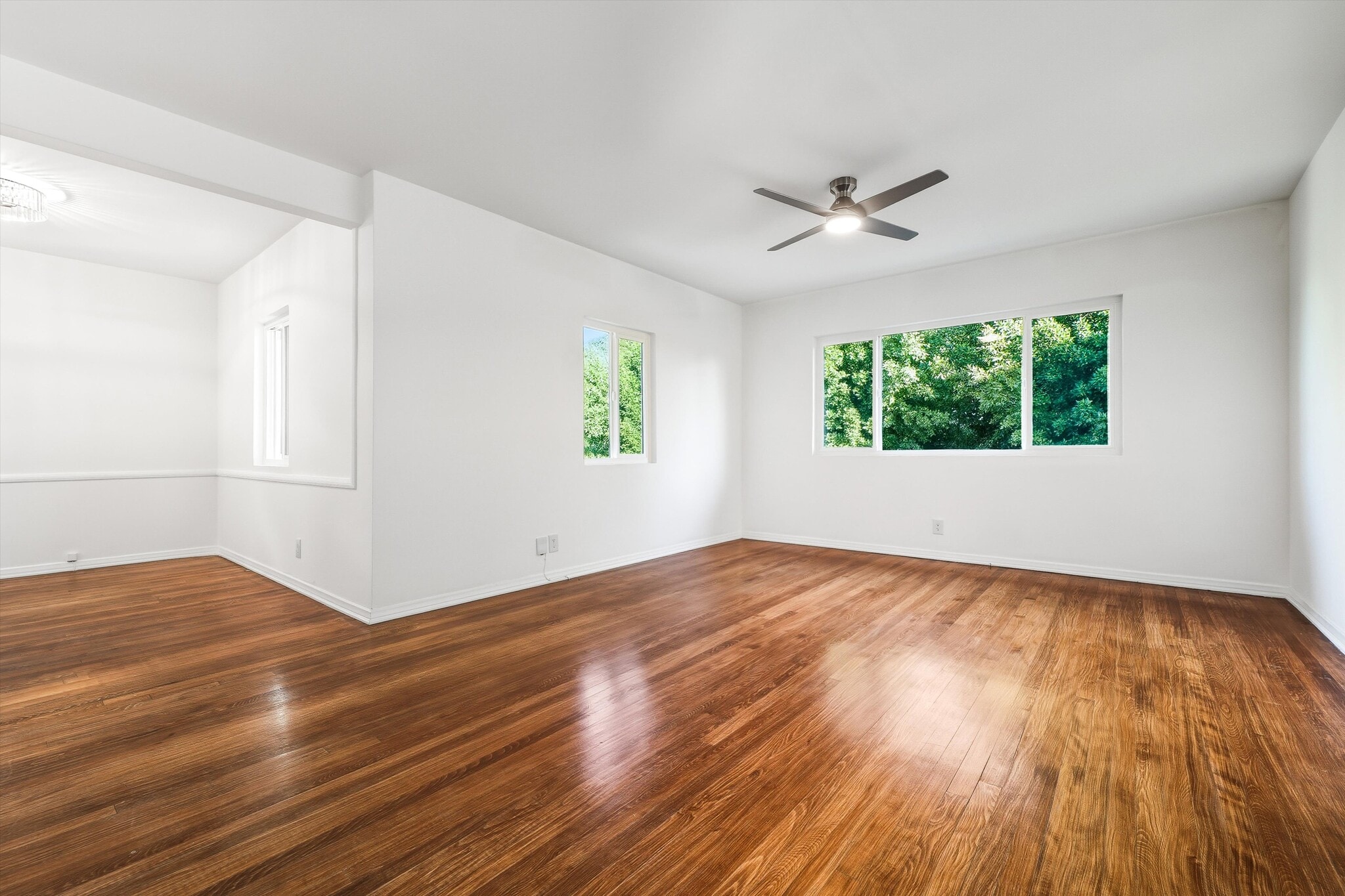 Building Photo - 1319 S Mansfield Ave