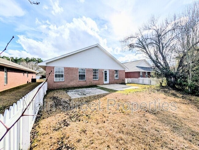 Building Photo - 28 Easton St