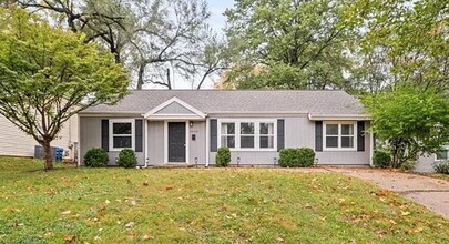 Building Photo - This Prairie Village Ranch is Ready for You!