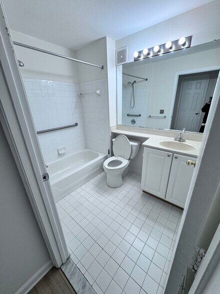 Building Photo - 7017 Toby Dr