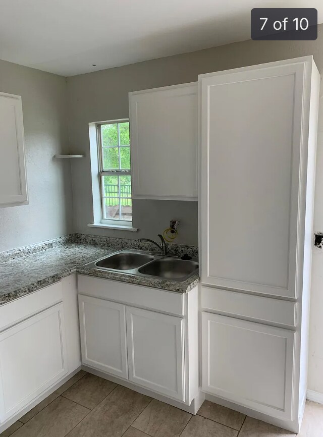 Building Photo - 4108 Fox Dr