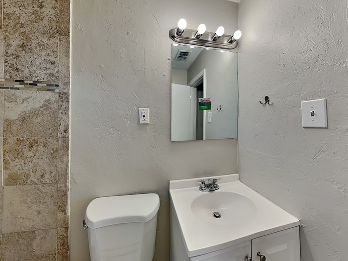 Building Photo - 1301 Sandy Ln