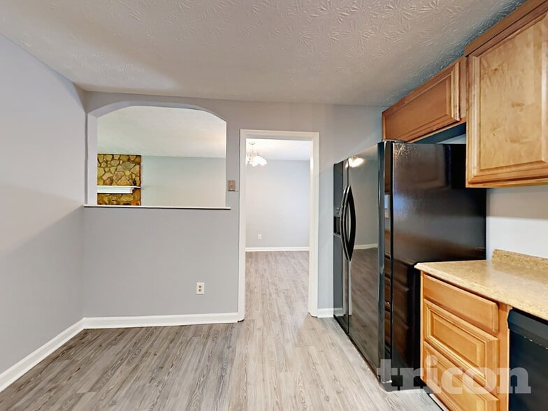Building Photo - 3680 Ashley Woods Dr