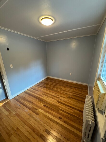 Building Photo - 14 Loring Ln