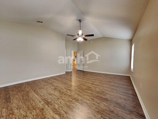 Building Photo - 632 E Red House Branch Rd