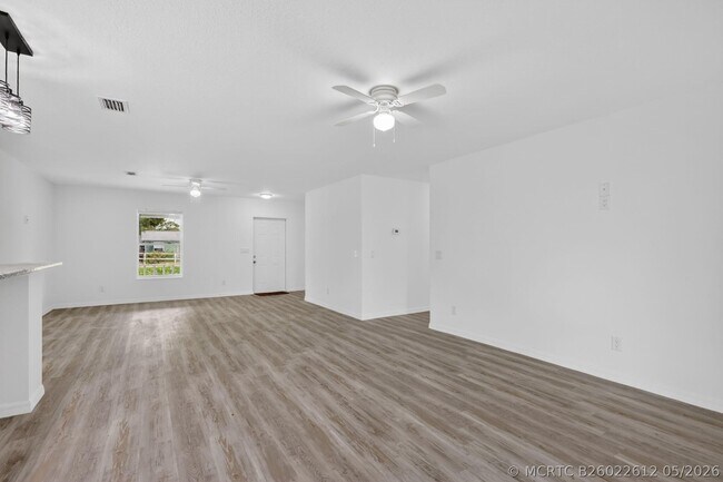 Building Photo - 2206 S 34th St