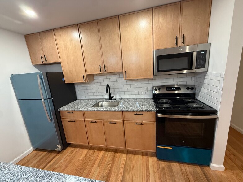 Building Photo - 350 S Wood Ave