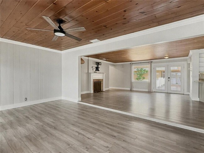 Building Photo - 125 Lake Roy Dr