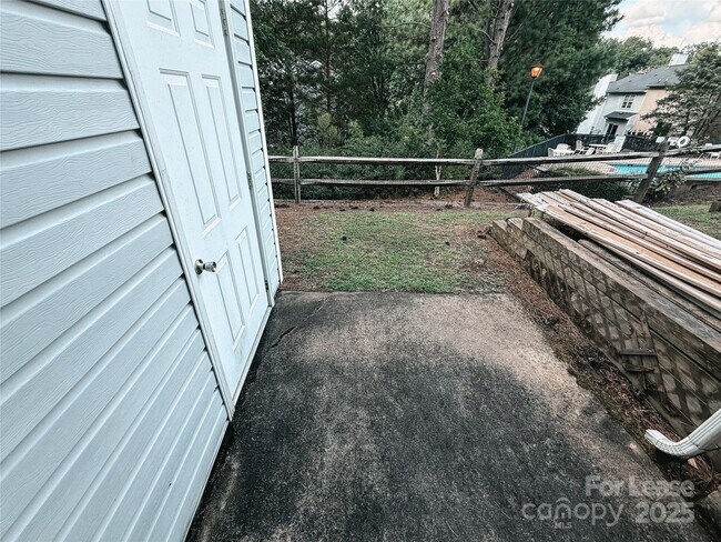 Building Photo - 609 Mountainwater Dr