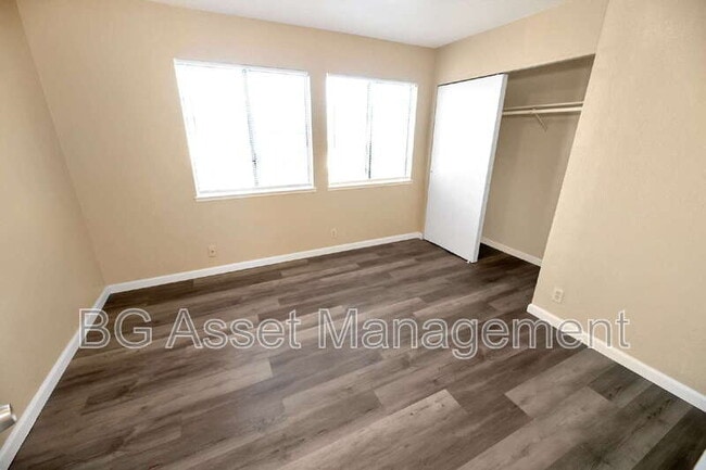 Building Photo - 1426 48th Ave