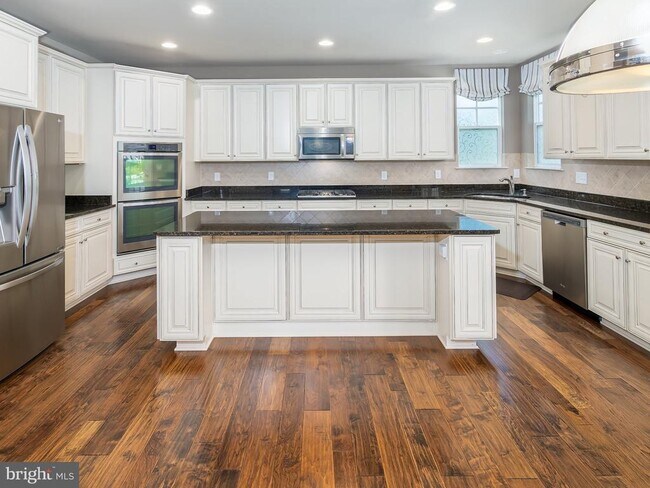 Building Photo - 24925 Quimby Oaks Pl