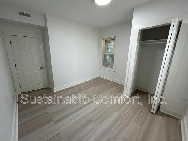 Building Photo - 71 Paine St