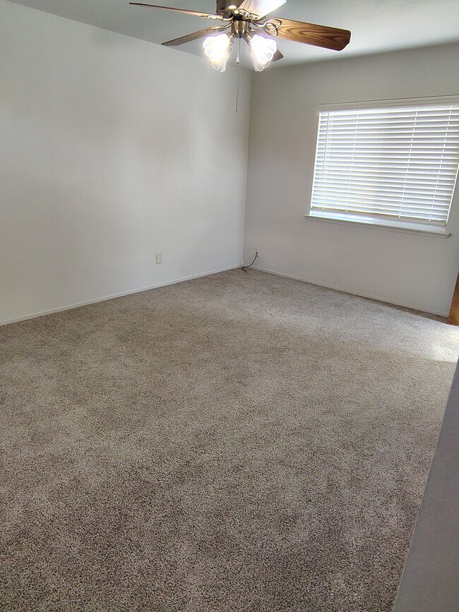 Master Bedroom - 1100 S Edison St