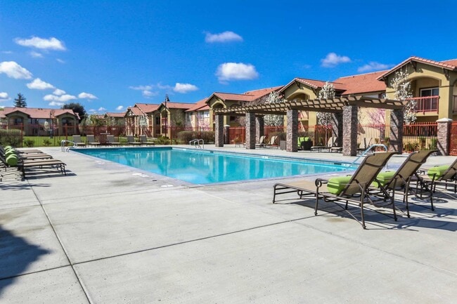 Building Photo - The Village at Henderson