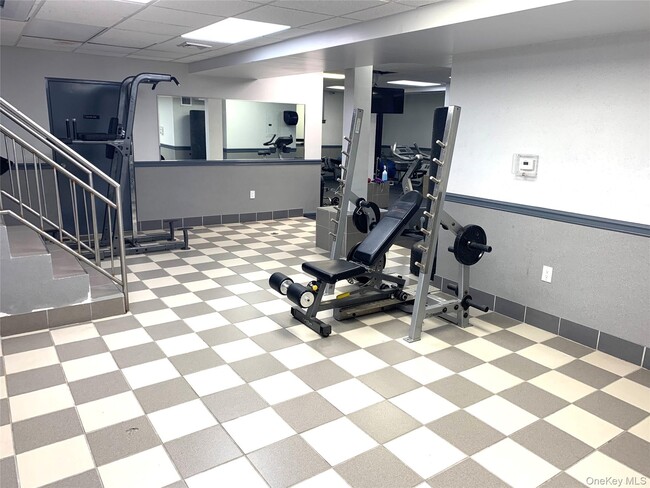 Building Photo - 65 Lincoln Blvd