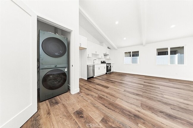 Building Photo - 13010 Hartland St