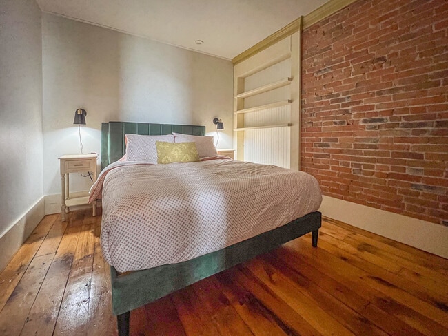 Building Photo - 1175 Iowa St