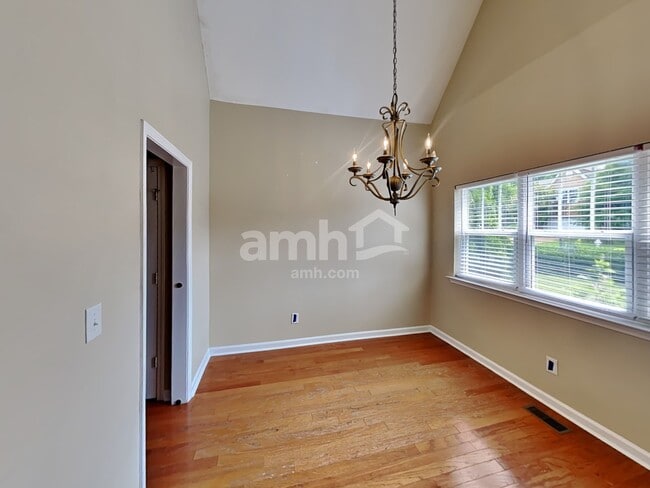 Building Photo - 1403 Bern Dr