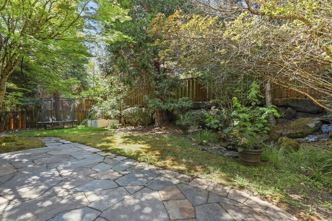 Building Photo - FOR RENT: CORNER LOT, Immaculate, lovely and spacious home - 5 bed, 3 bath + bonus room with 3-ca...