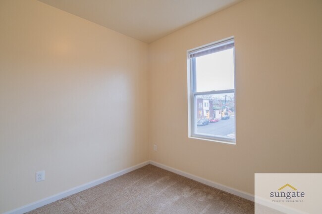 Building Photo - 2435 W Lafayette Ave