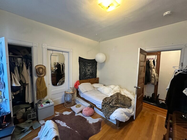 Building Photo - 174 Saint Alphonsus St