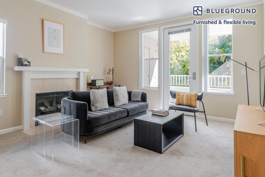 Primary Photo - 800 High School Way