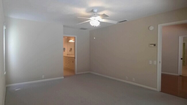 Building Photo - **4431 NW 53rd Street (Huntington)