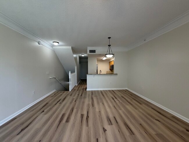 Building Photo - 2052 Alta Meadows Ln