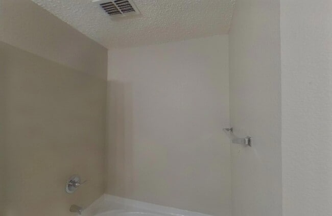 Building Photo - Modern 4-Bedroom Sanctuary in a Sought-After Location