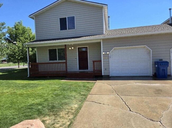 Primary Photo - 3302 Laredo Dr