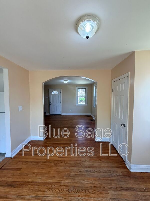 Building Photo - 601 Littlecroft Rd