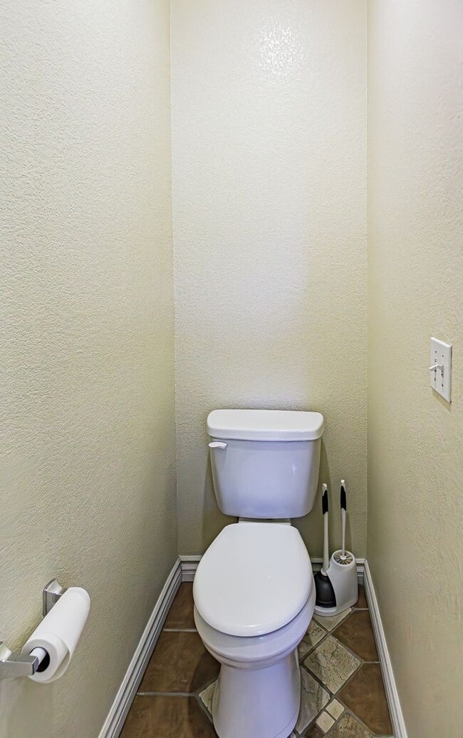 Building Photo - 1 Story home with 3 Bedrooms