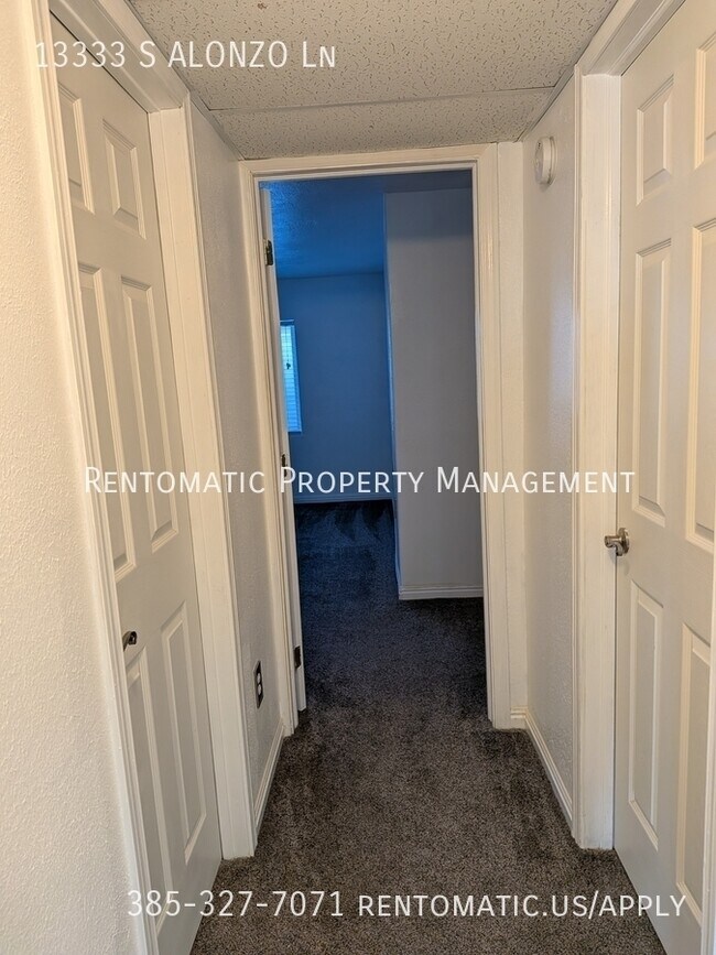 Building Photo - 13333 Alonzo Ln