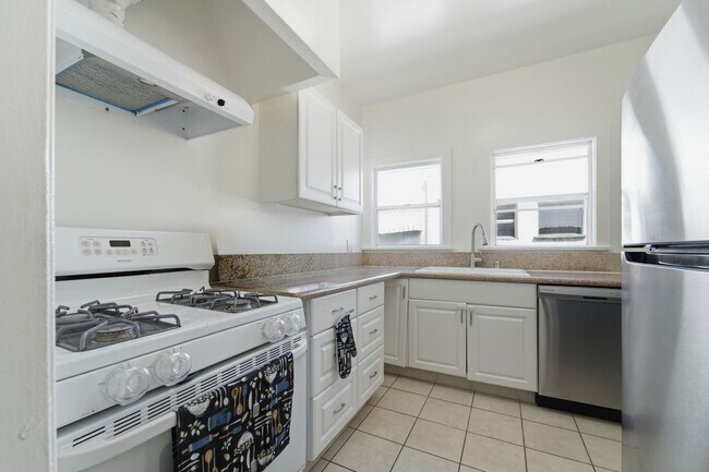 Building Photo - 408 N Spaulding Ave