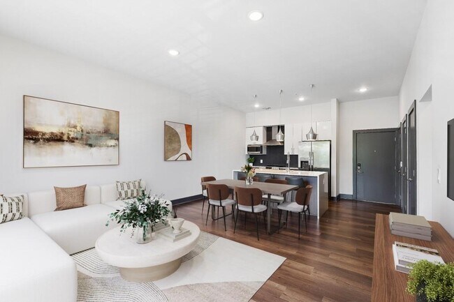 Building Photo - 112 Rogers St NE