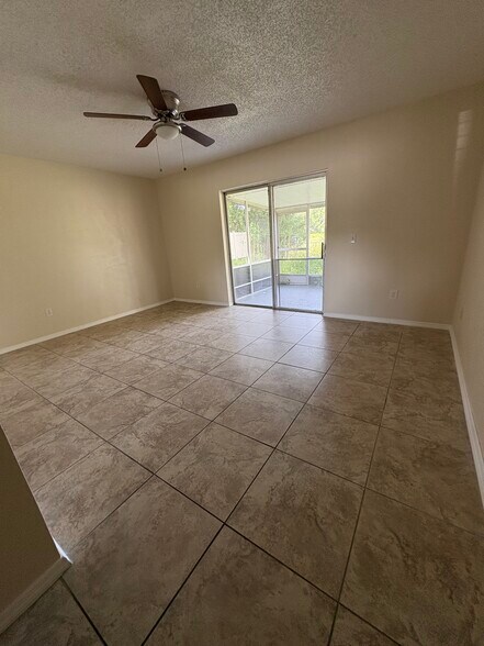Building Photo - 914 Osceola Trl