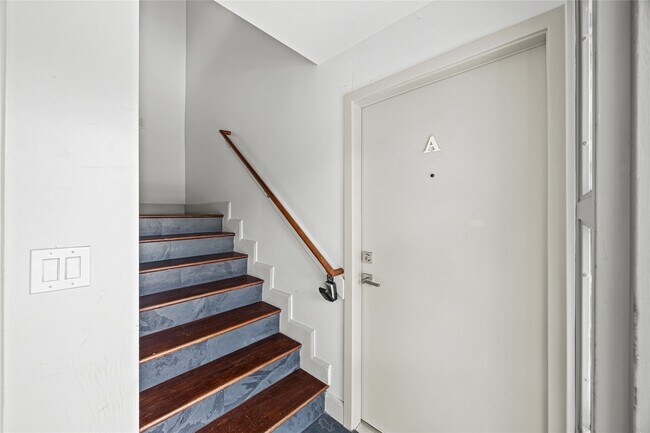 Building Photo - 1710 Maryland St