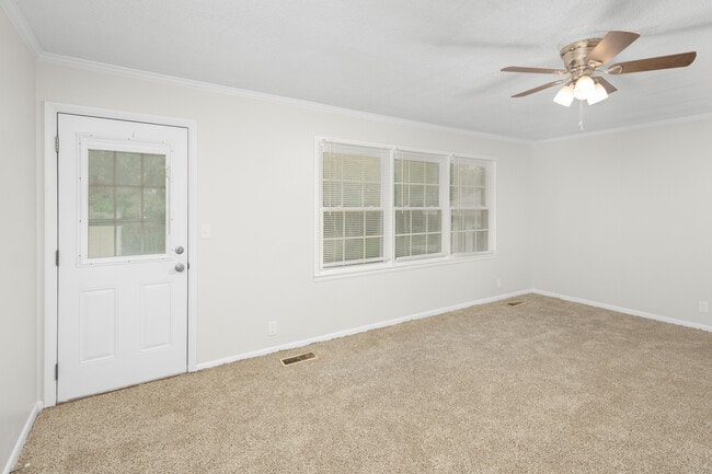 Building Photo - 1003 Coronado Ave SE