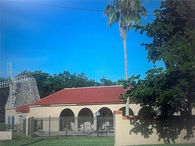 Building Photo - 8710 SW 3rd St