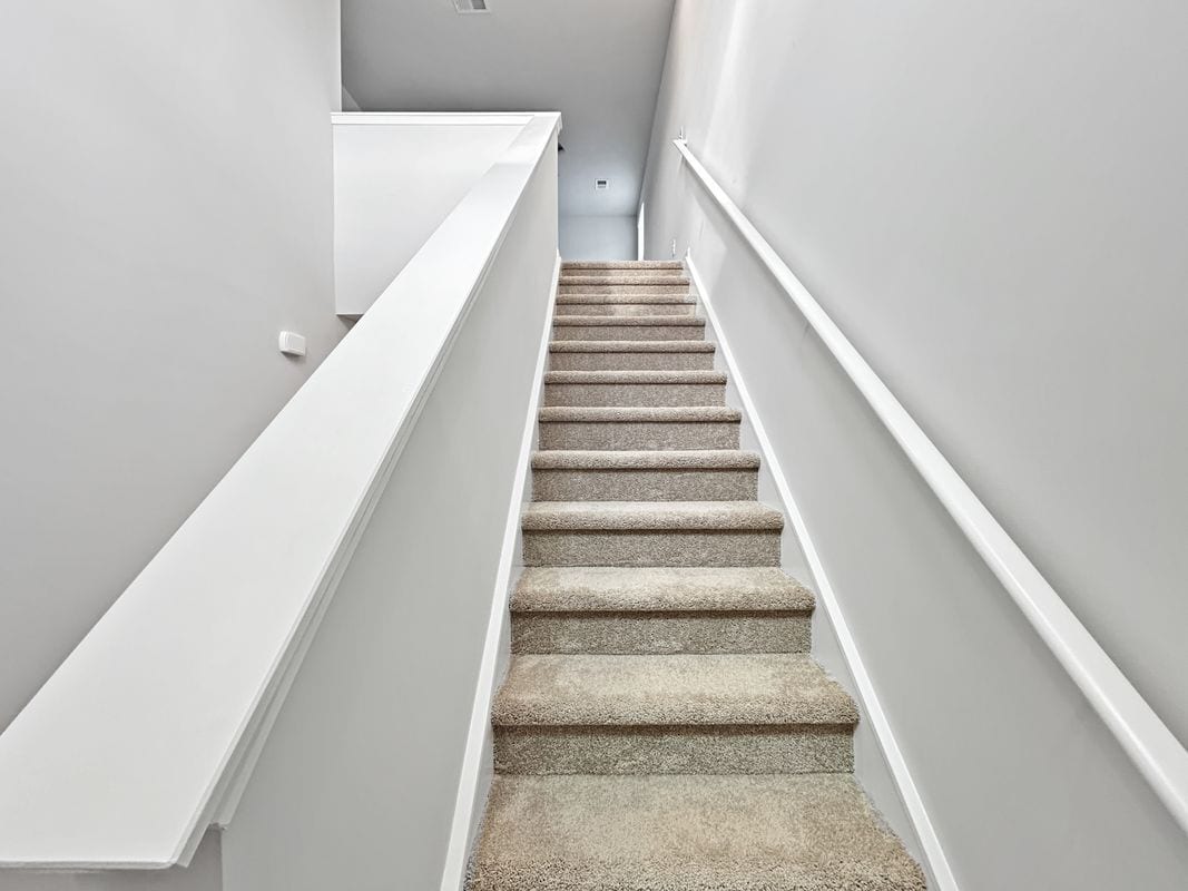 Building Photo - 367 Pine Crest View Dr