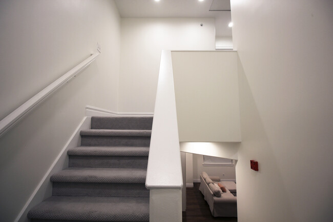 Building Photo - 625 E 200 S